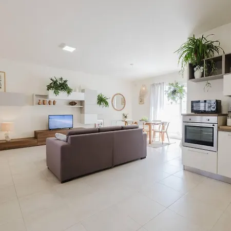 Solea In By Homely! Apartman *